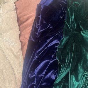 BUNDLE! 4 Windsor dresses size xs and small. Small imperfection on 2.